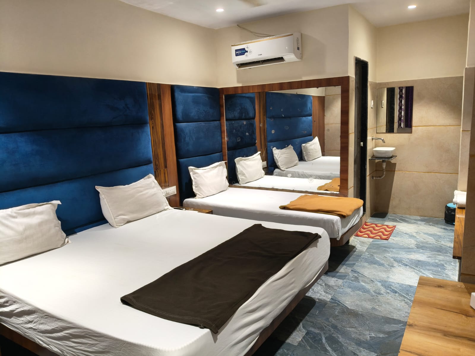 WhatsApp Image 2025-12-11 at 5.09.31 PM (1)